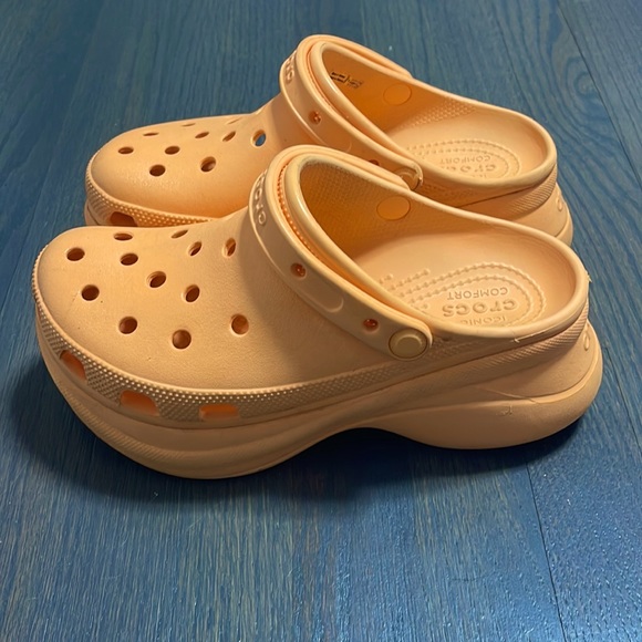 Platform Crocs - Picture 3 of 6